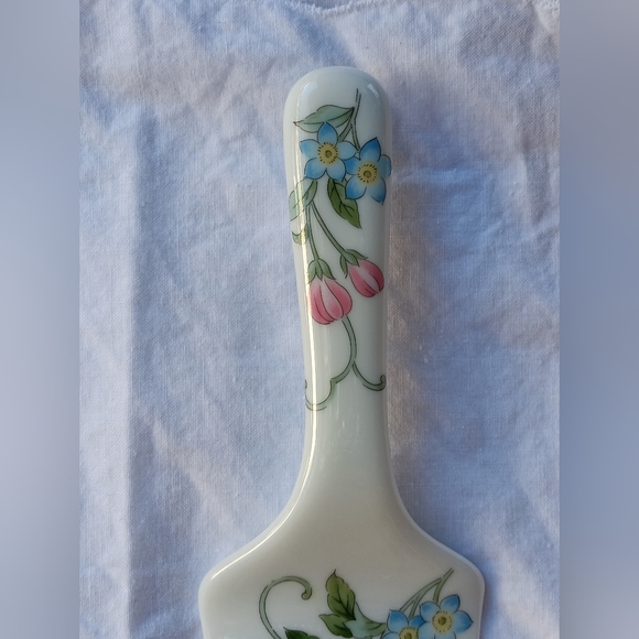 Vintage Ceramic Cake Server Butterfly & Floral on white - Picture 6 of 8